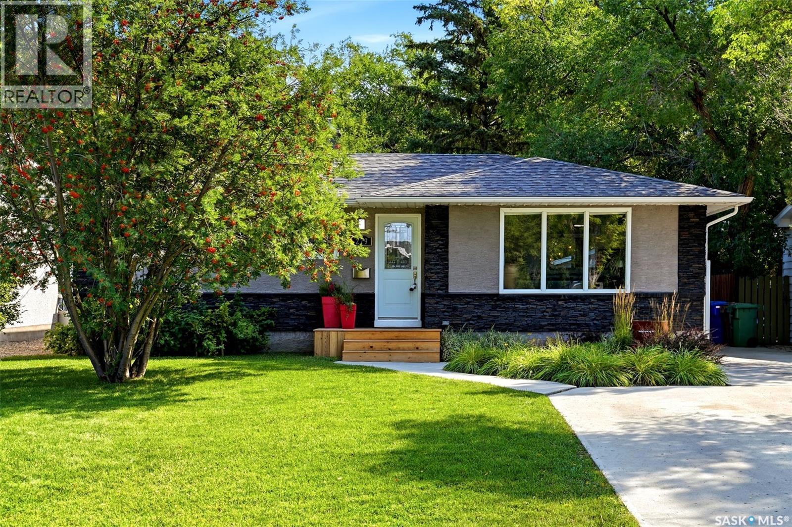 279 Logan Crescent, Regina, Saskatchewan  S4S 5S8 - Photo 2 - SK046541