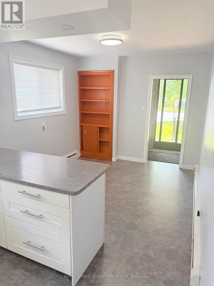 1467a Birchmount Road, Toronto, Ontario  M1P 2G4 - Photo 3 - E13717822