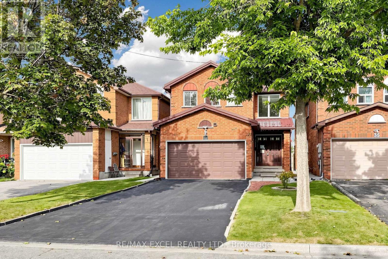 33 Wharton Square, Toronto, Ontario  M1V 4M9 - Photo 2 - E13717860