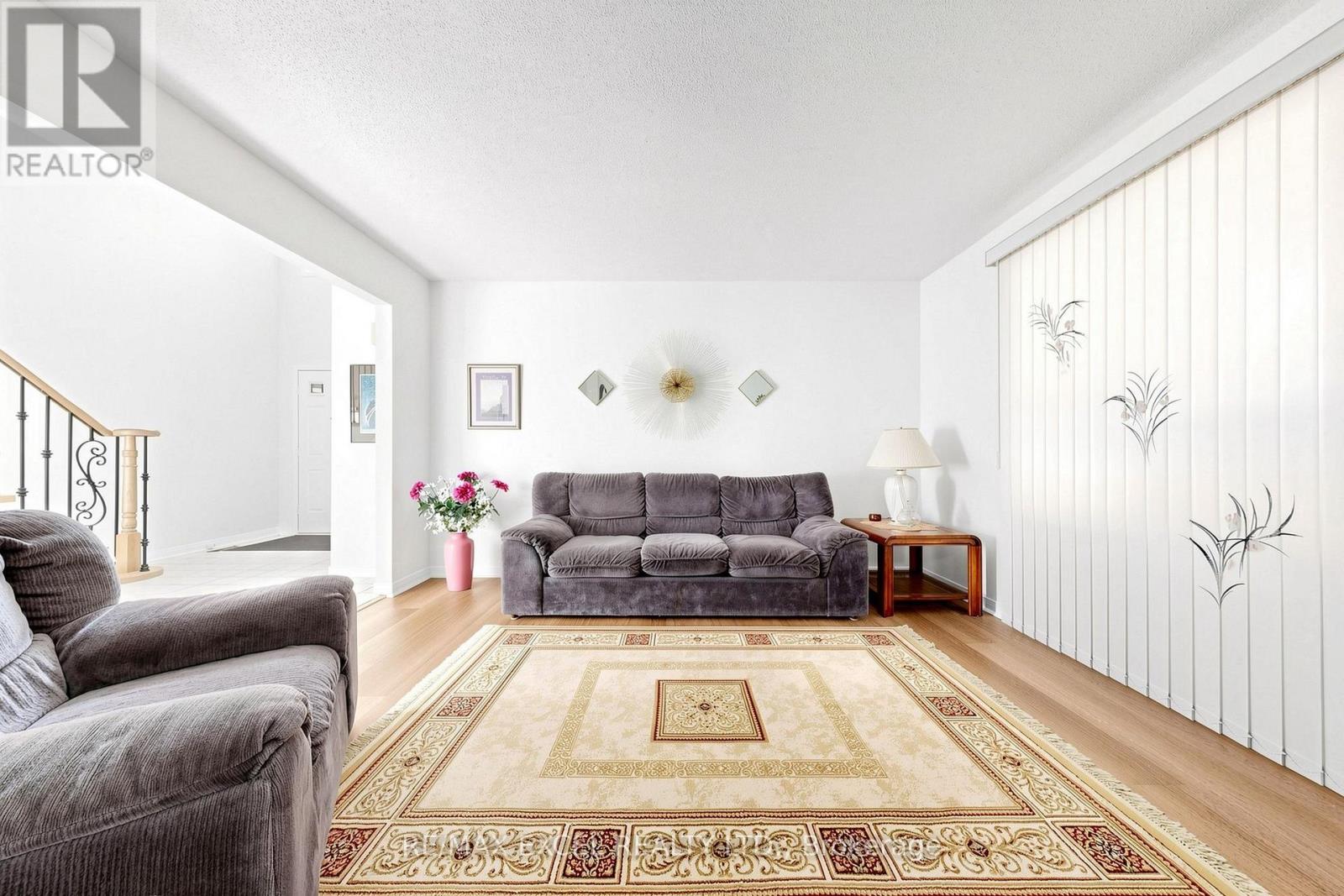 33 Wharton Square, Toronto, Ontario  M1V 4M9 - Photo 7 - E13717860