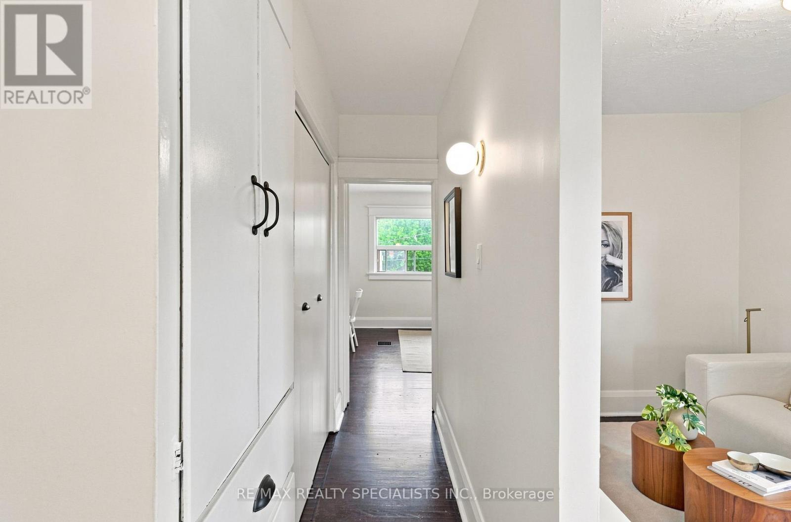 21 Mendel Avenue, Toronto, Ontario  M4C 1E6 - Photo 14 - E13718124