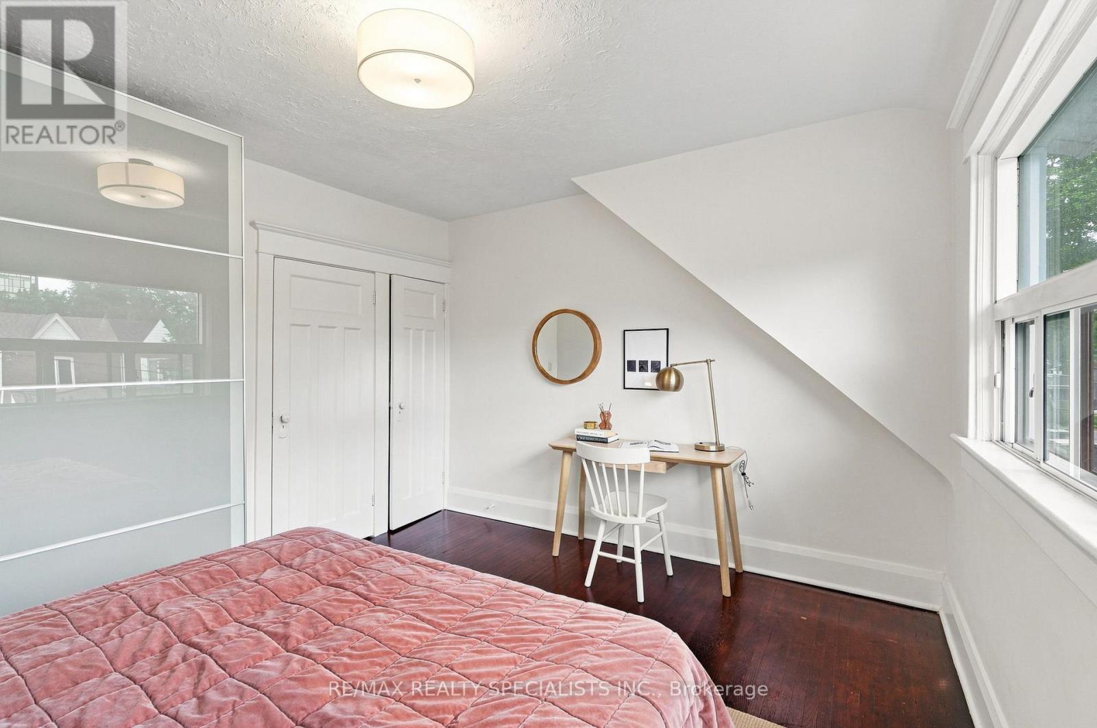 21 Mendel Avenue, Toronto, Ontario  M4C 1E6 - Photo 17 - E13718124