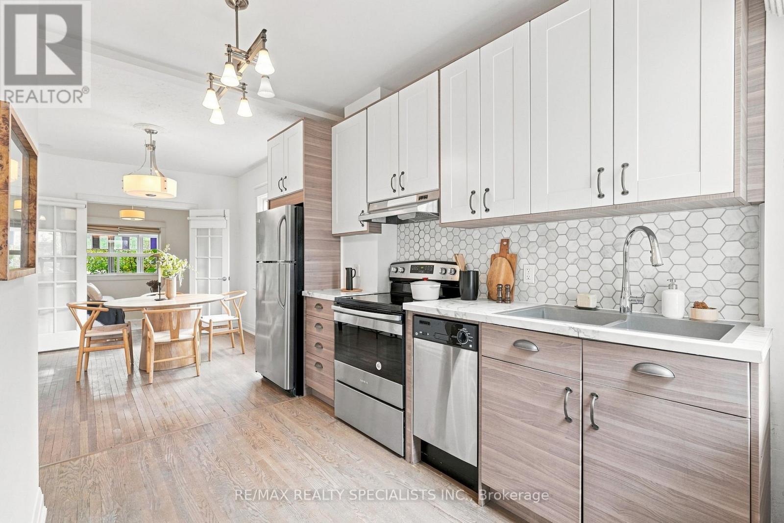 21 Mendel Avenue, Toronto, Ontario  M4C 1E6 - Photo 23 - E13718124
