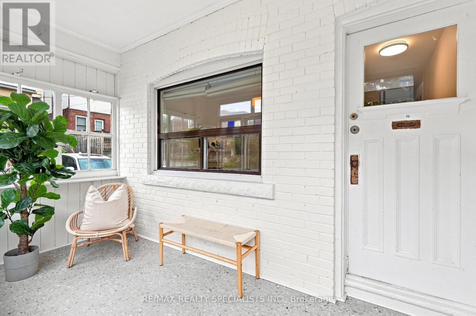 21 Mendel Avenue, Toronto, Ontario  M4C 1E6 - Photo 3 - E13718124