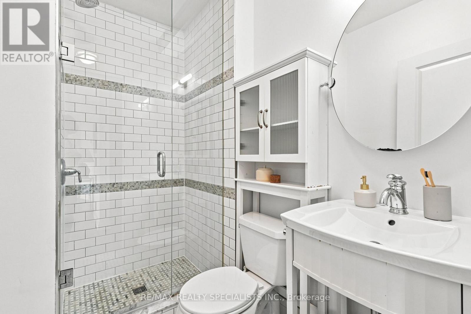 21 Mendel Avenue, Toronto, Ontario  M4C 1E6 - Photo 34 - E13718124