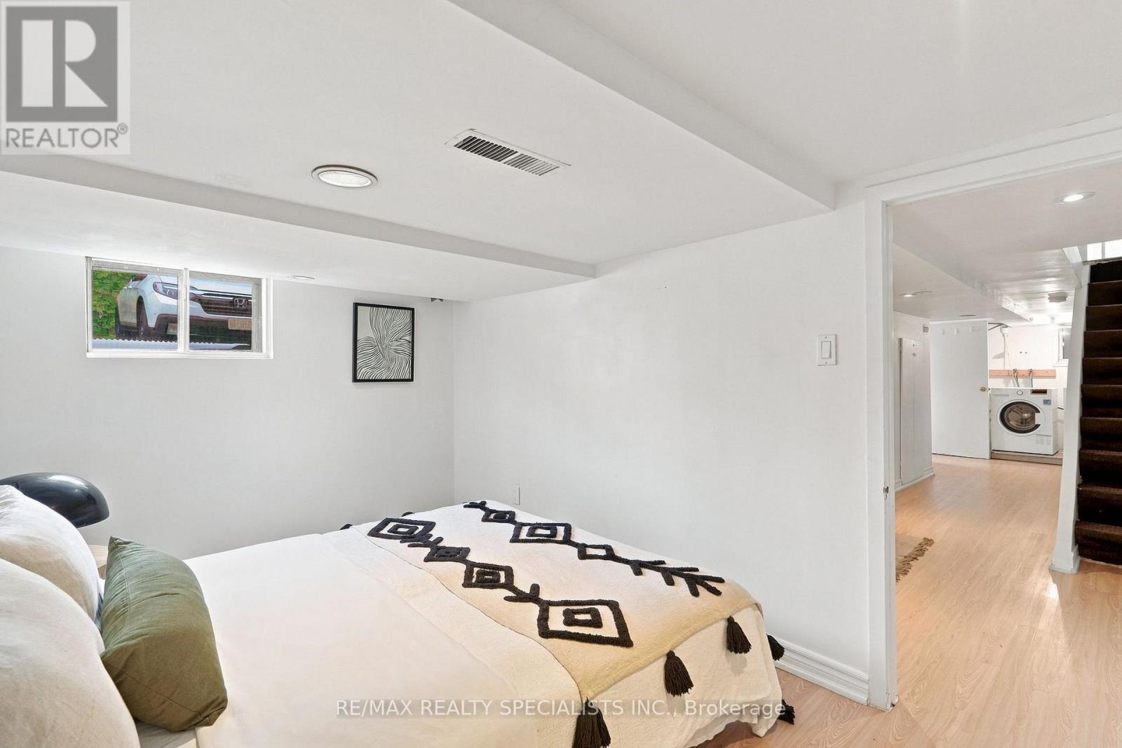 21 Mendel Avenue, Toronto, Ontario  M4C 1E6 - Photo 41 - E13718124