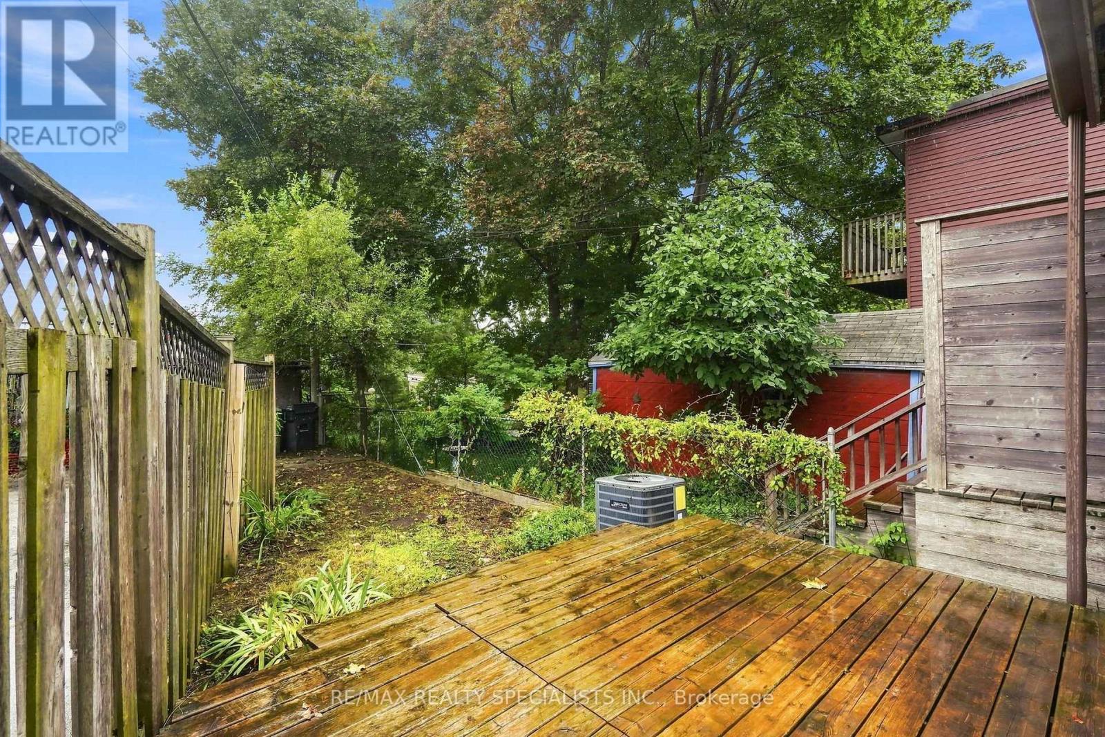 21 Mendel Avenue, Toronto, Ontario  M4C 1E6 - Photo 46 - E13718124