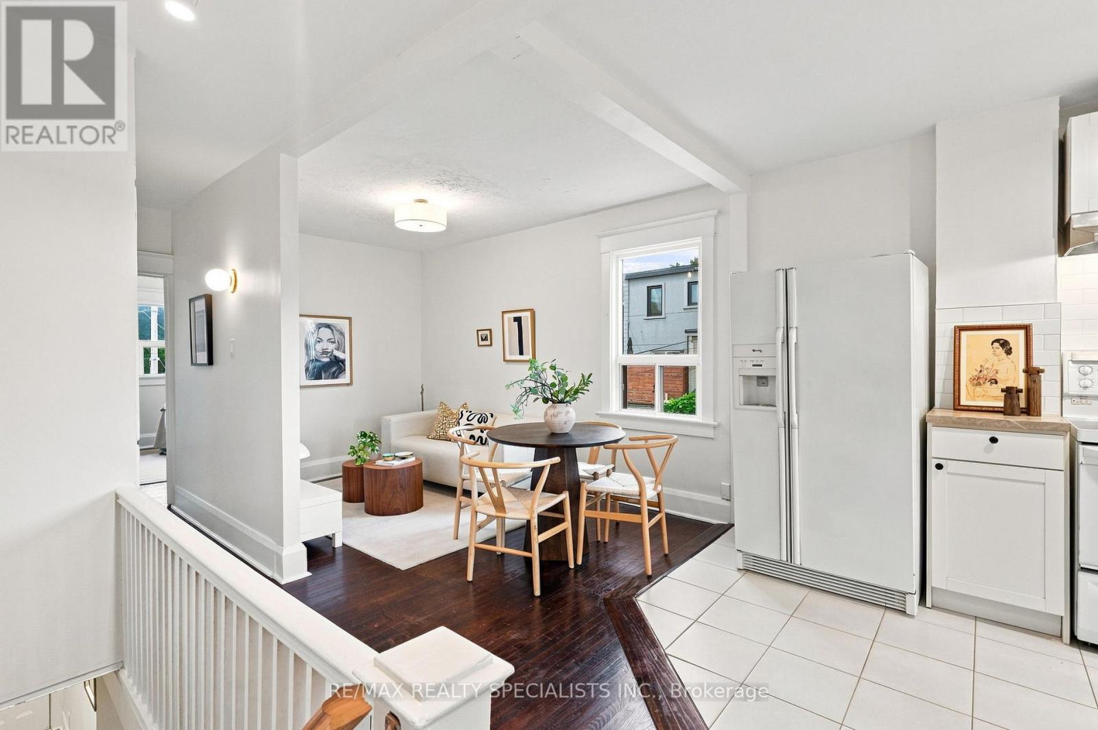21 Mendel Avenue, Toronto, Ontario  M4C 1E6 - Photo 5 - E13718124