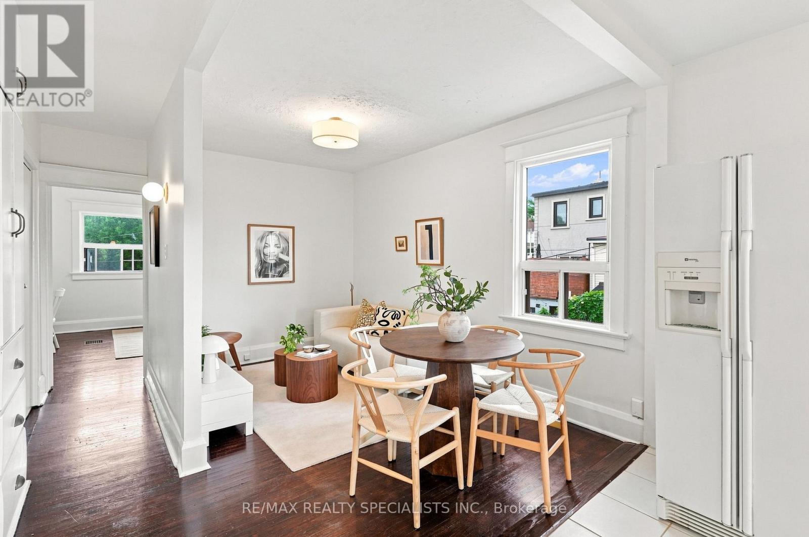 21 Mendel Avenue, Toronto, Ontario  M4C 1E6 - Photo 6 - E13718124