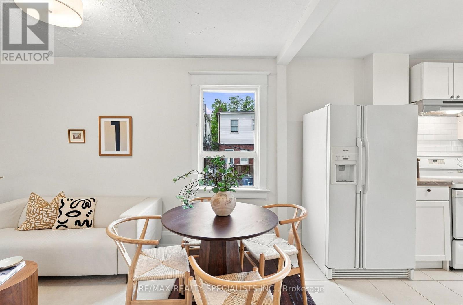21 Mendel Avenue, Toronto, Ontario  M4C 1E6 - Photo 7 - E13718124