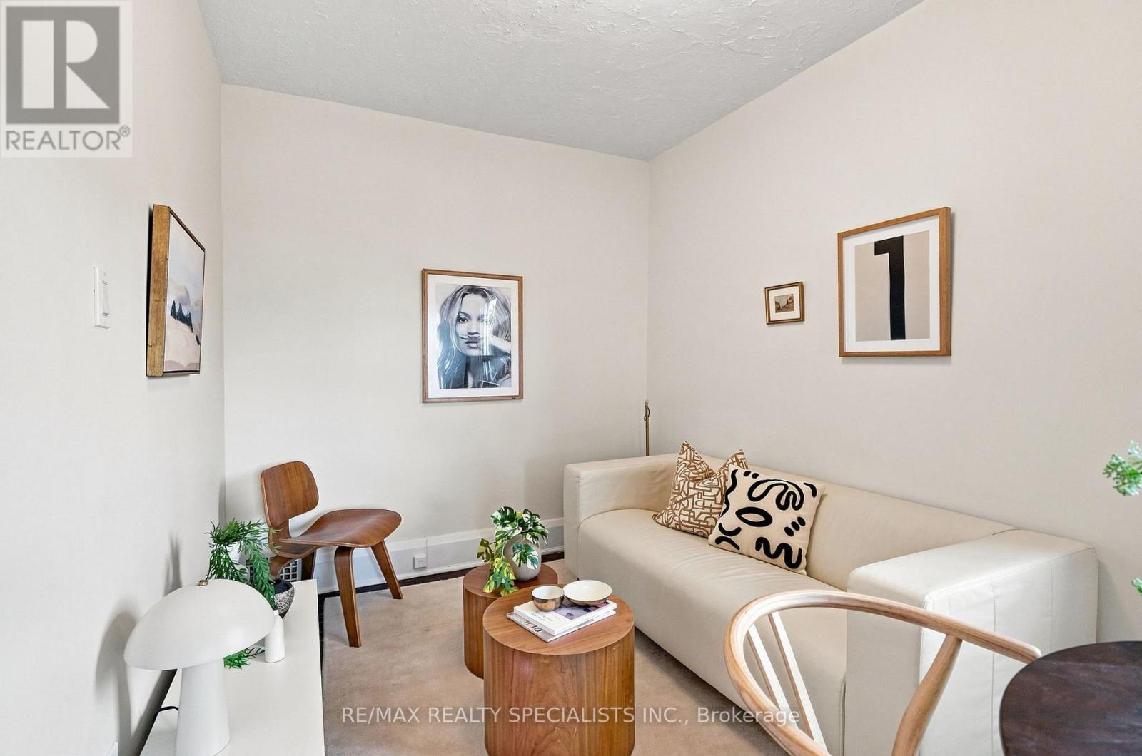 21 Mendel Avenue, Toronto, Ontario  M4C 1E6 - Photo 9 - E13718124