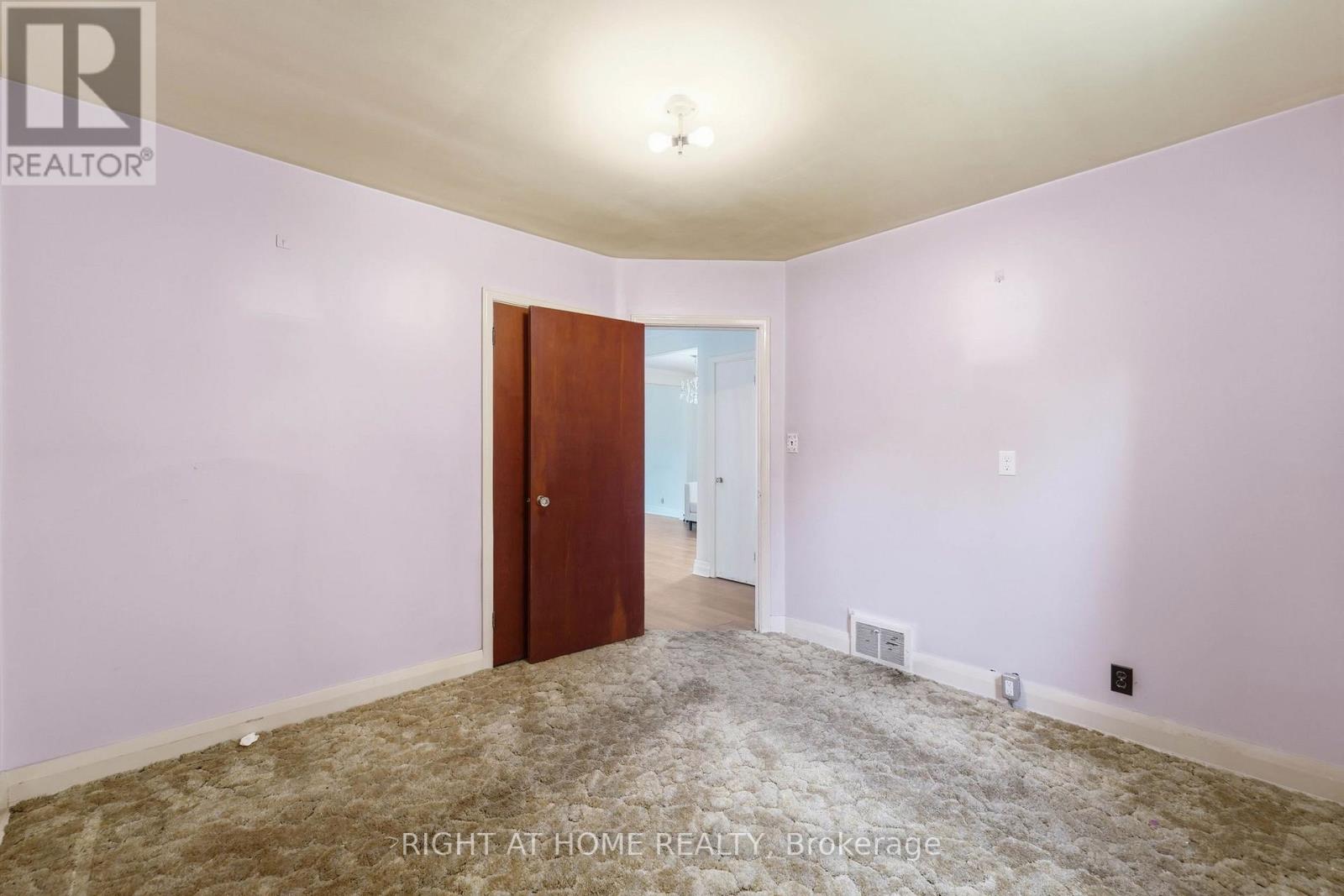 975 Victoria Park Avenue, Toronto, Ontario  M4B 2J4 - Photo 16 - E13718294