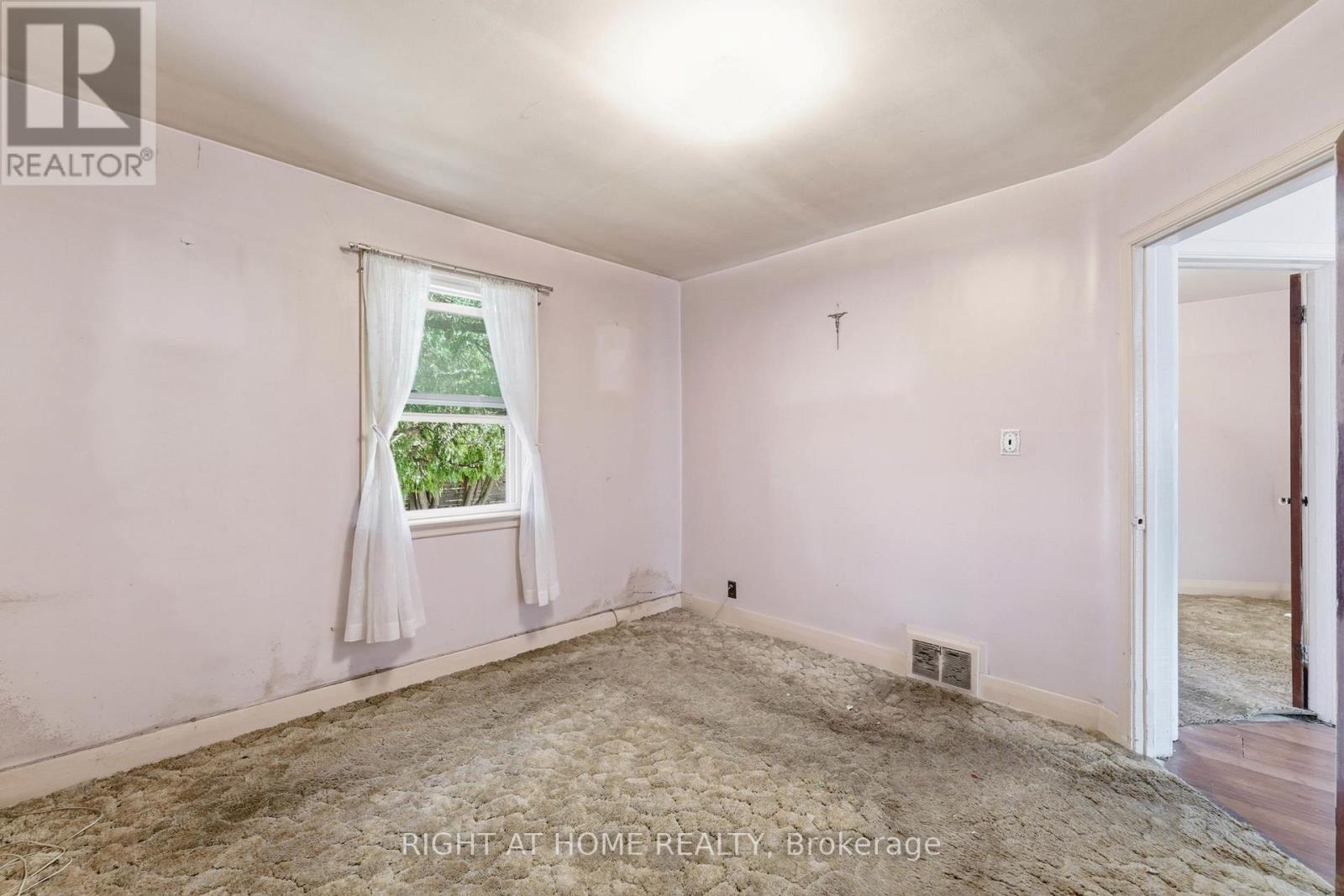 975 Victoria Park Avenue, Toronto, Ontario  M4B 2J4 - Photo 20 - E13718294
