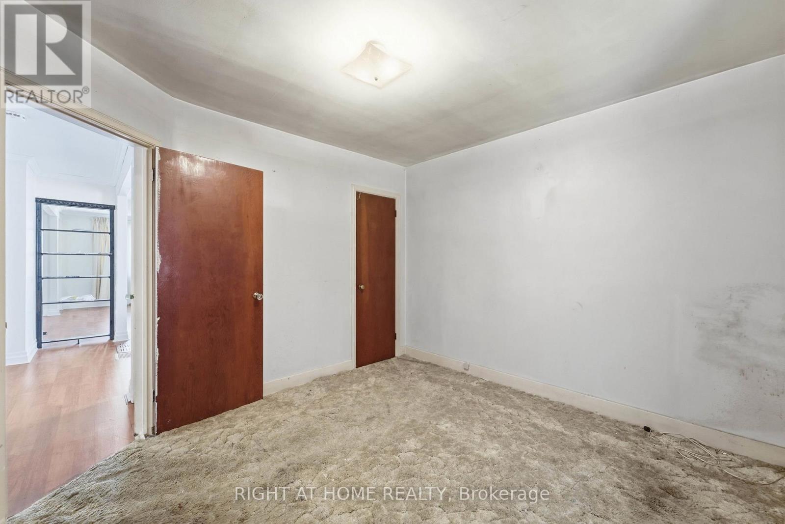 975 Victoria Park Avenue, Toronto, Ontario  M4B 2J4 - Photo 21 - E13718294