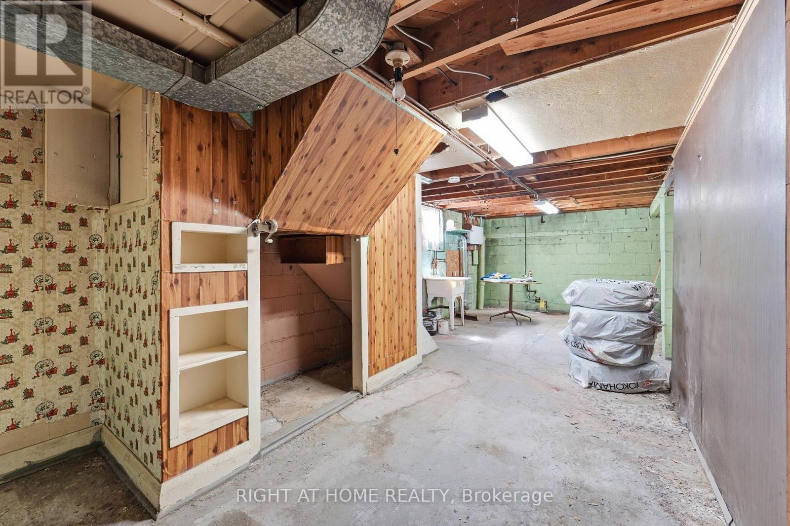 975 Victoria Park Avenue, Toronto, Ontario  M4B 2J4 - Photo 23 - E13718294