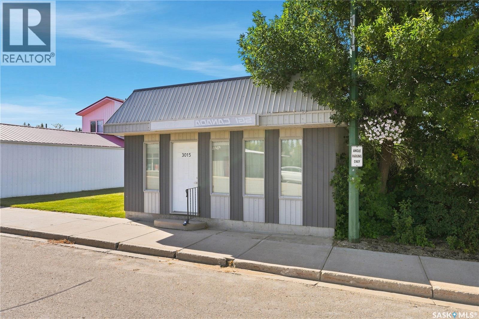 3015 Central Avenue, Waldheim, Saskatchewan  S0K 4R0 - Photo 3 - SK045983