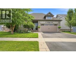 13 OAKDALE Boulevard, Smithville, Ontario