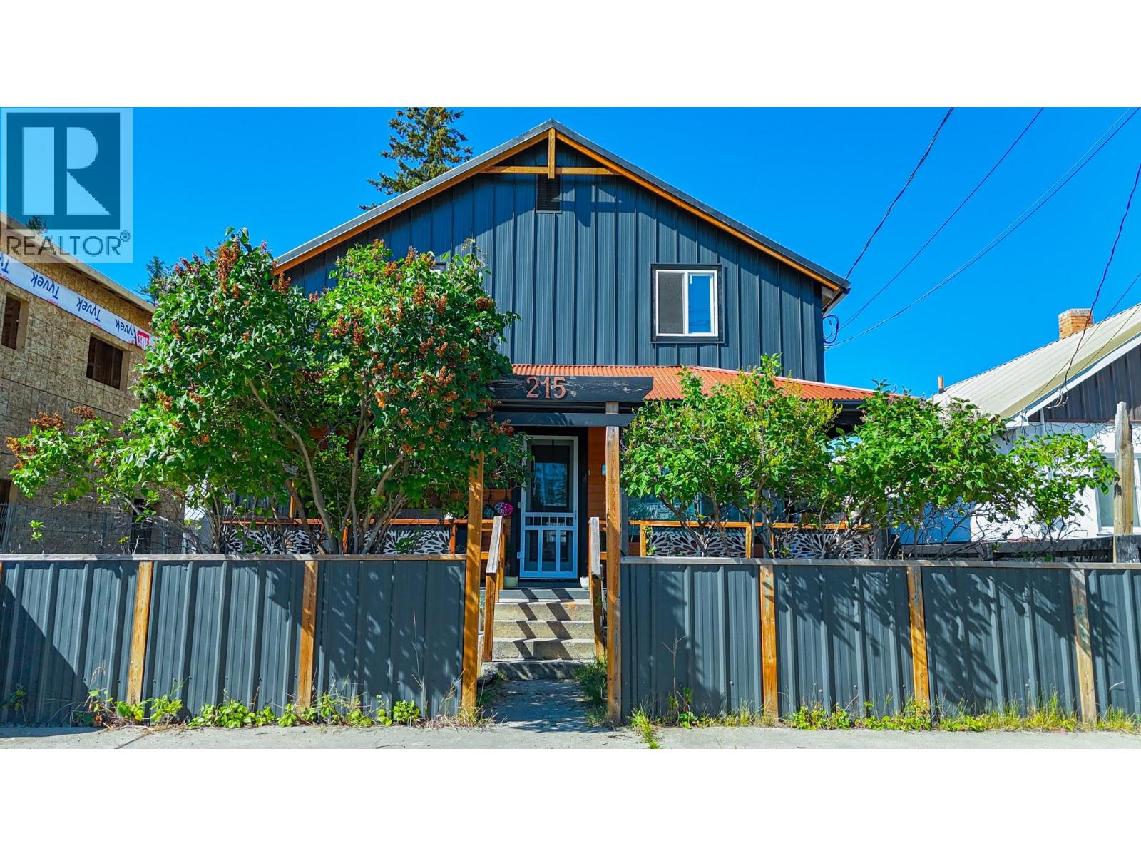 215 Buchanan Street, Kimberley, British Columbia V1A 1V8 - Photo 1 - 10398356