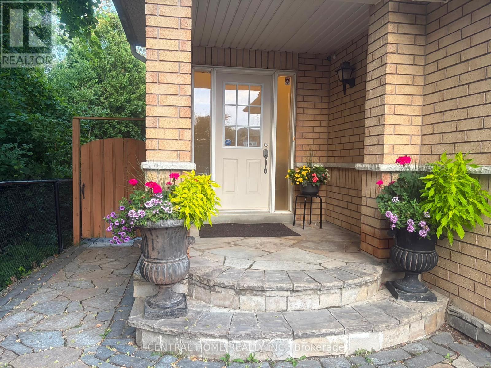 75 Bayswater Avenue, Richmond Hill, Ontario  L4E 4E6 - Photo 2 - N13717750