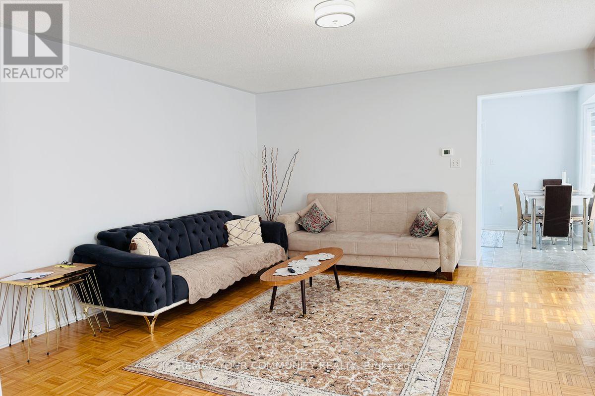 15 Benjamin Hood Crescent — photo 3