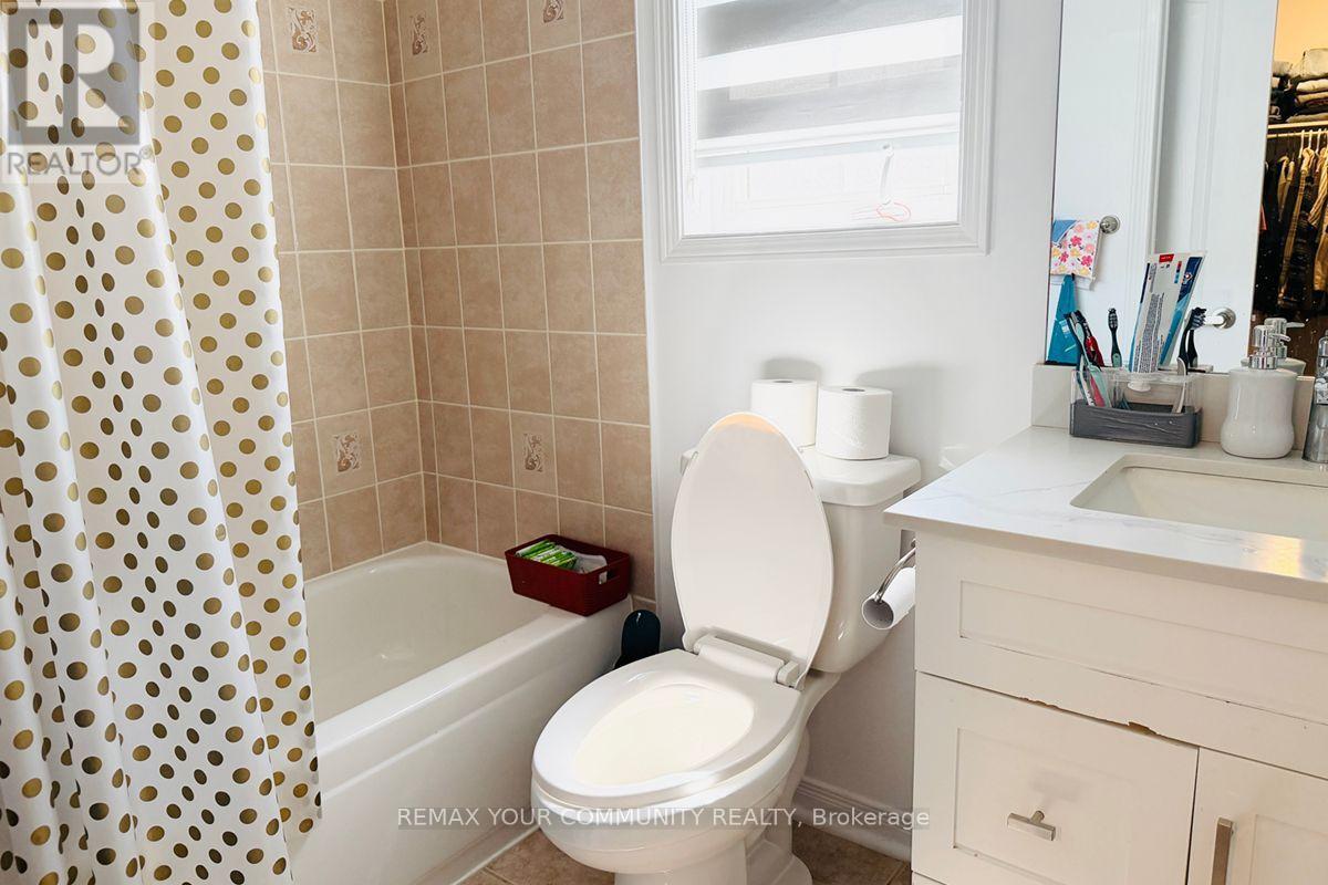 15 Benjamin Hood Crescent, Vaughan, Ontario  L4K 5M3 - Photo 7 - N13717808