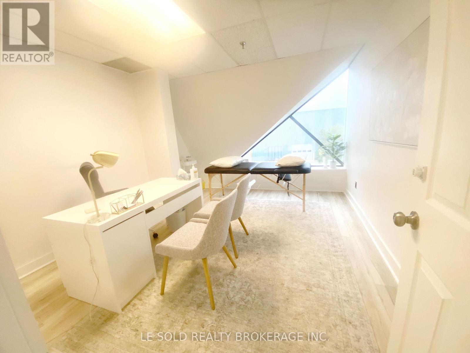 4 (2nd Floor C & D) - 117 Ringwood Drive, Whitchurch-Stouffville, Ontario  L4A 8C1 - Photo 9 - N13717874