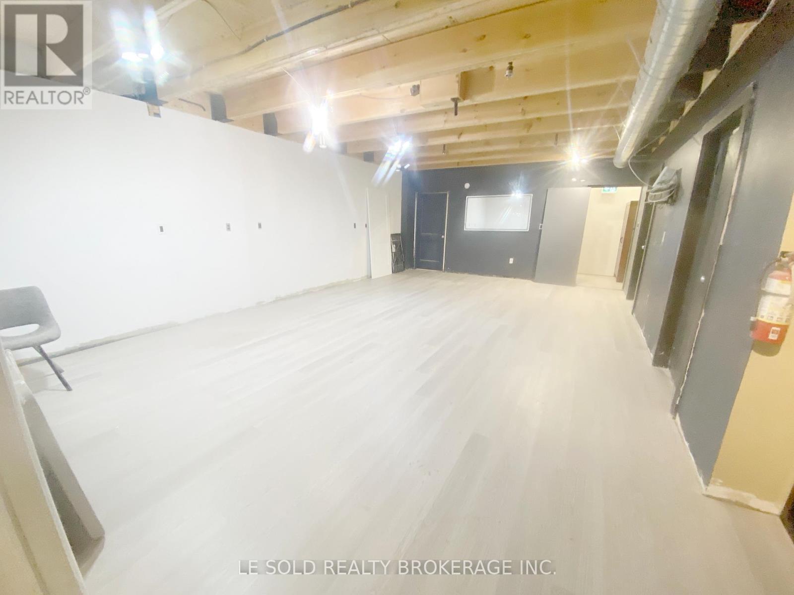 Unit 4 - B, F & Warehouse - 117 Ringwood Drive, Whitchurch-Stouffville, Ontario  L4A 8C1 - Photo 6 - N13718012