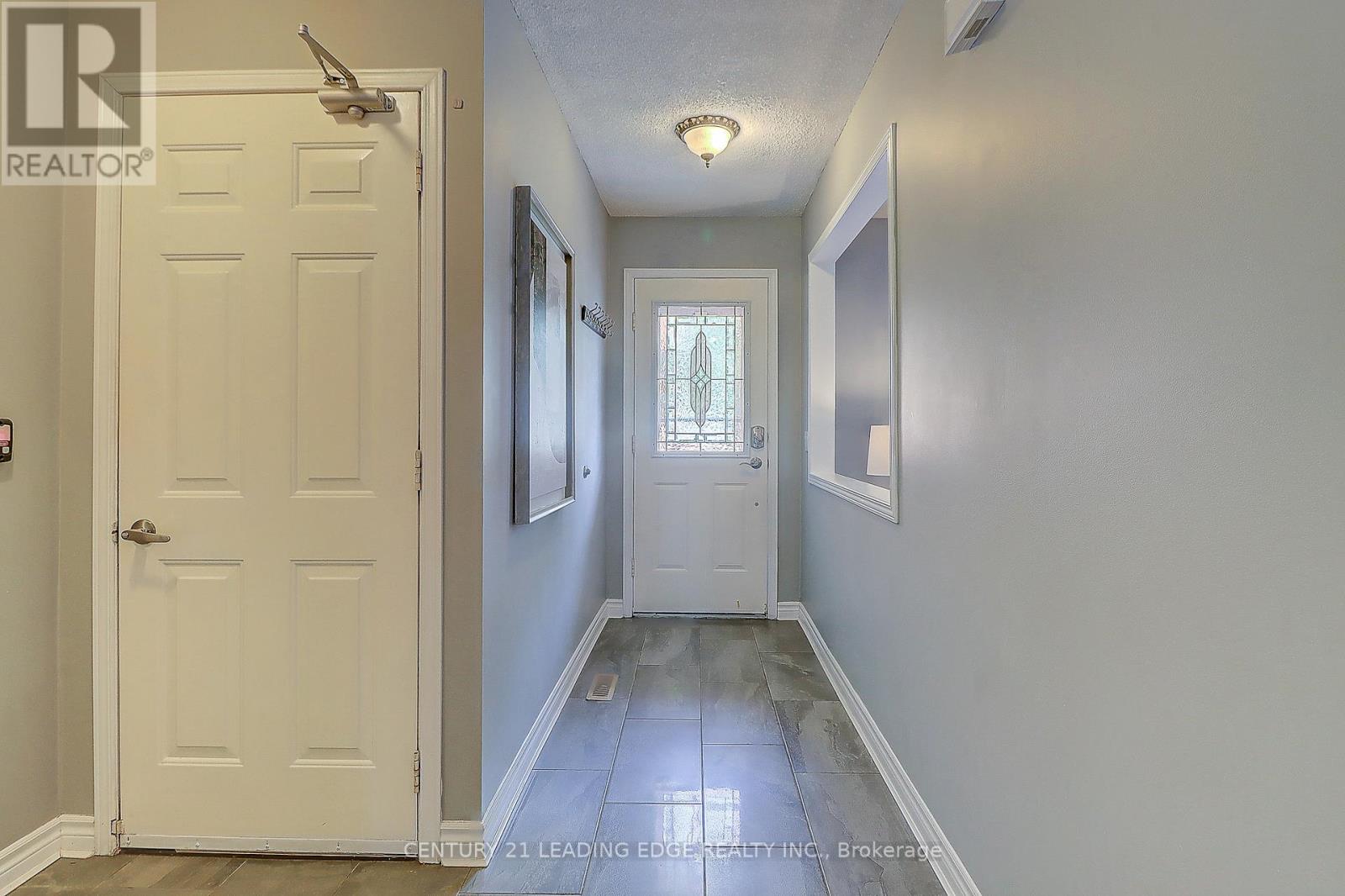45 Vanessa Road, Markham (Markville), Ontario  L3R 4W1 - Photo 8 - N13718018