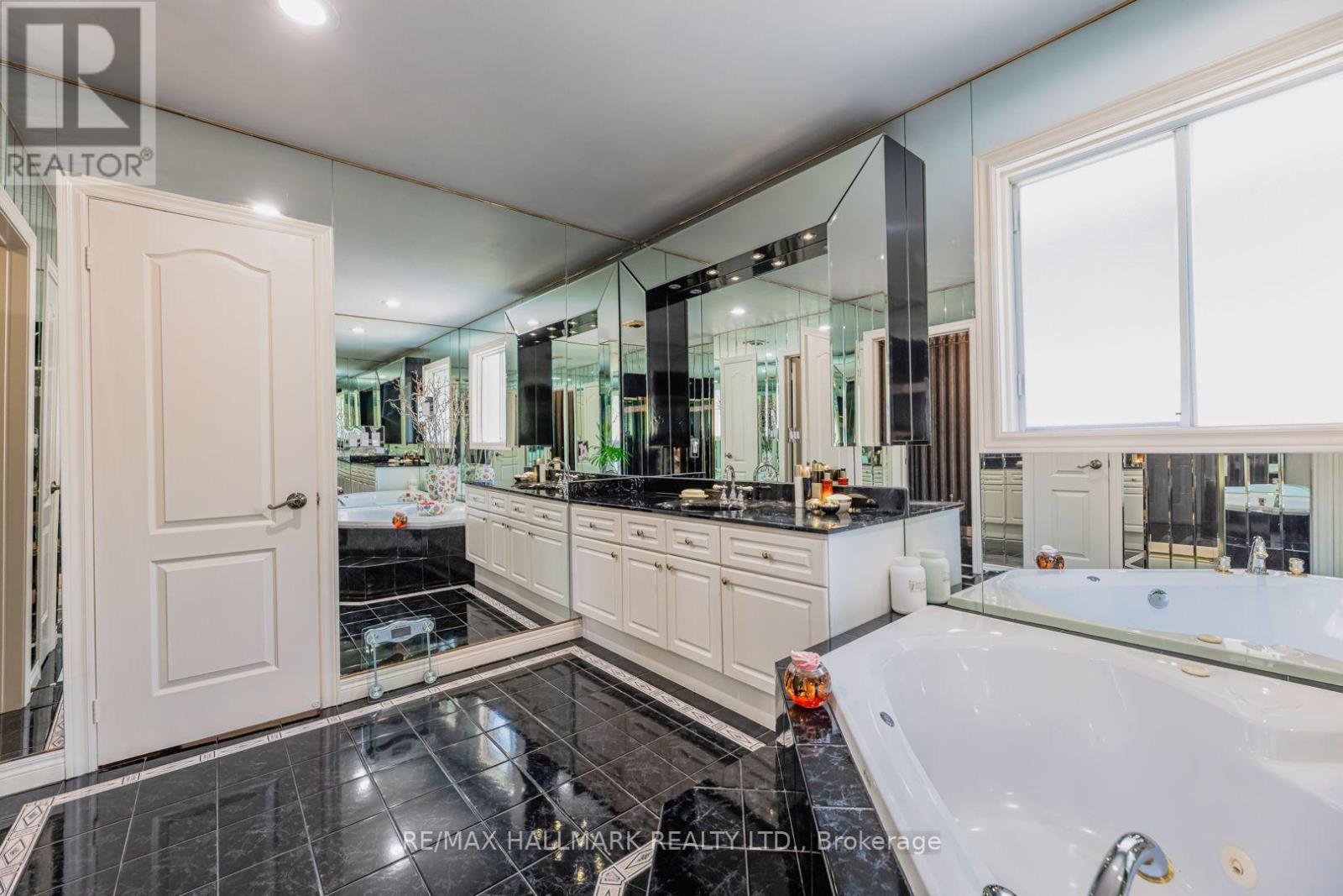 106 Larratt Lane, Richmond Hill, Ontario  L4C 0E3 - Photo 29 - N13718082