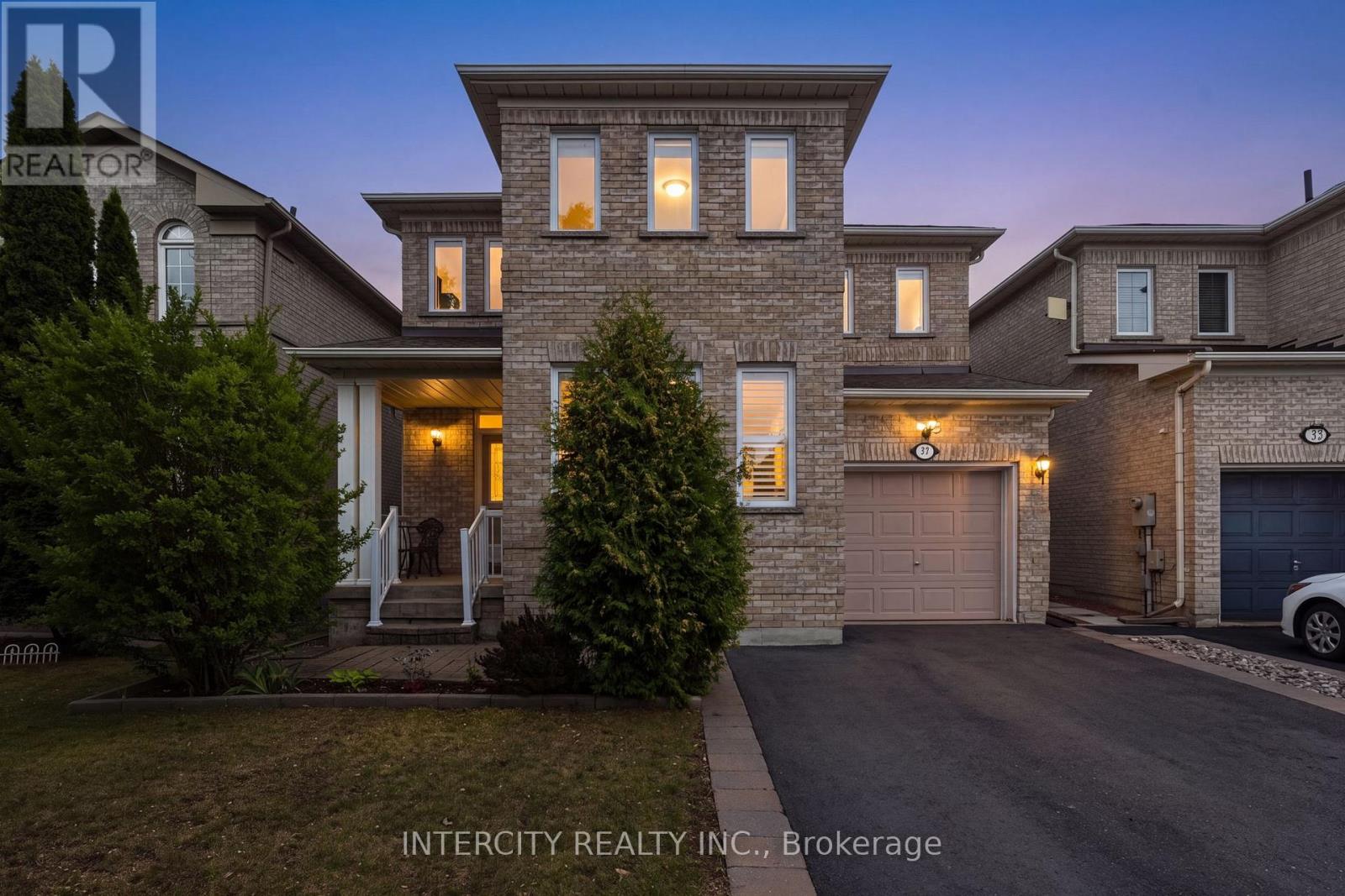 37 REDFINCH CRESCENT, Vaughan, Ontario