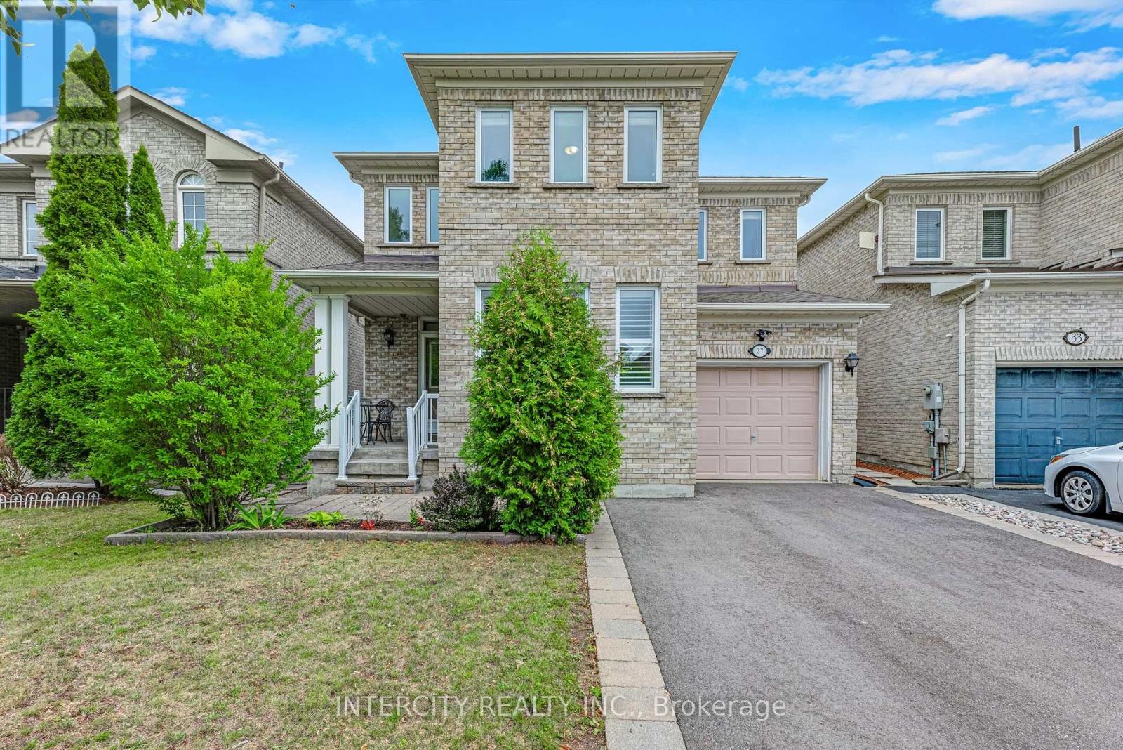 37 Redfinch Crescent, Vaughan, Ontario  L4H 2C5 - Photo 4 - N13718284
