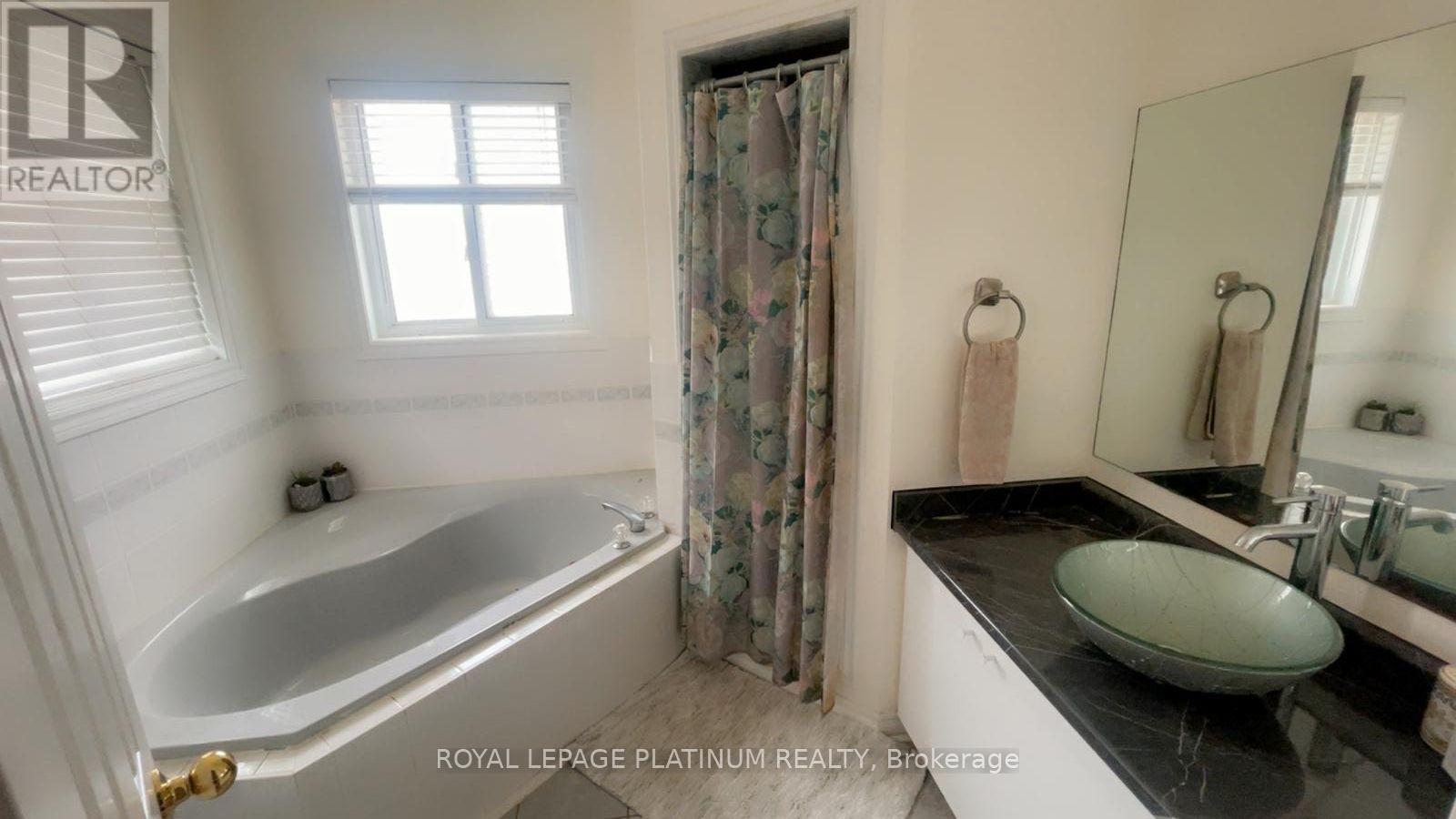 119 Violet Street, Barrie (Holly), Ontario  L4N 9M8 - Photo 11 - S13717792