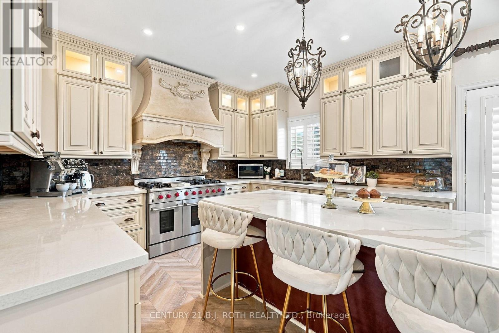 134 Sandringham Drive, Barrie (Innis-Shore), Ontario  L4M 0C9 - Photo 9 - S13718210