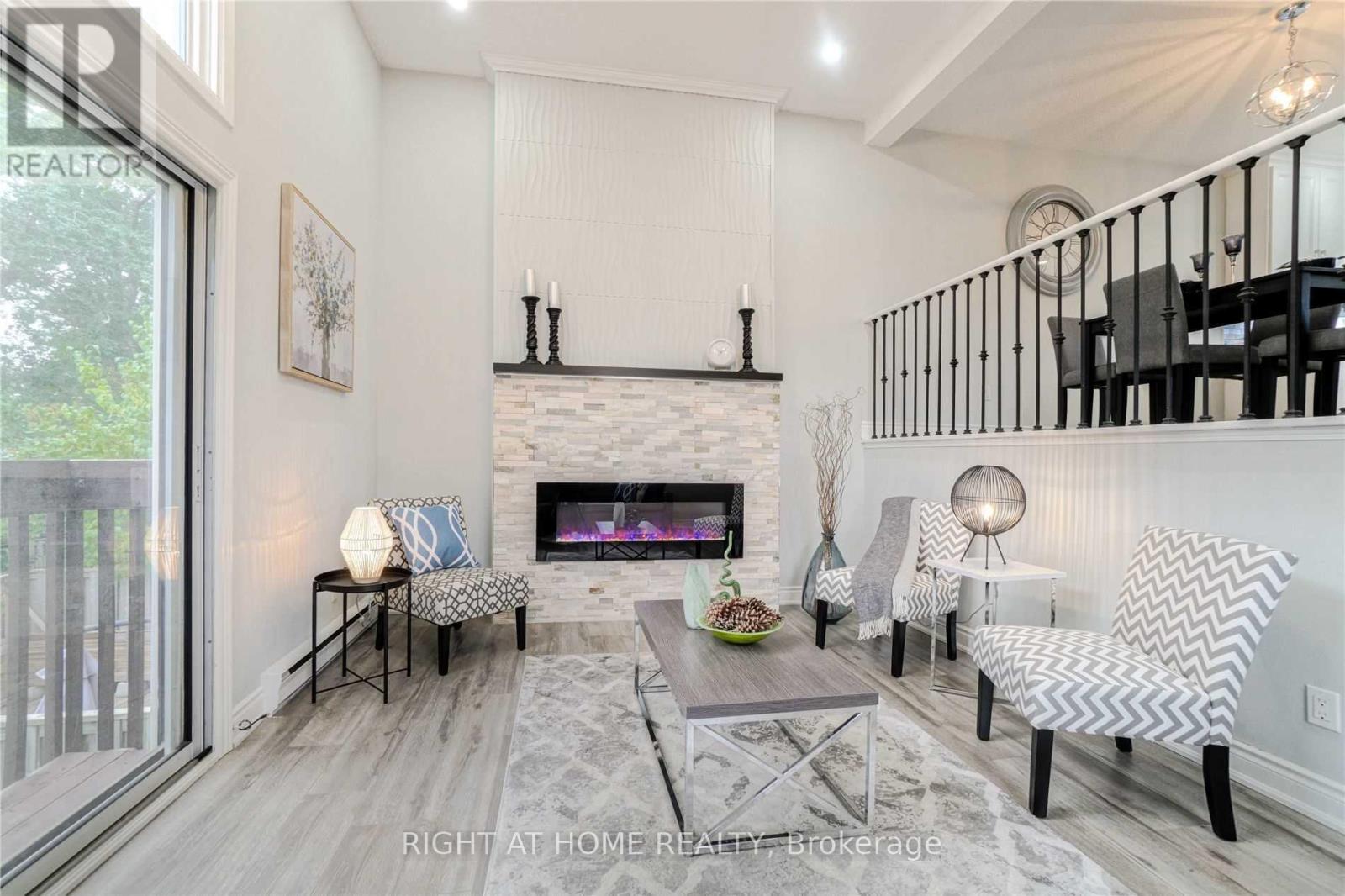 73 - 7251 Copenhagen Road, Mississauga, Ontario  L5N 2H6 - Photo 1 - W13717770