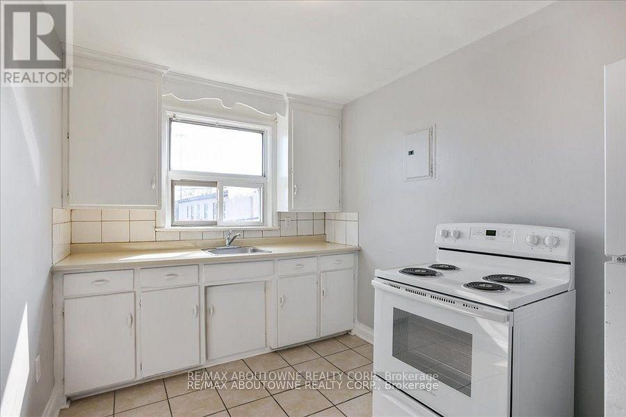 7 - 1031 Churchill Avenue E, Oakville, Ontario  L6H 1A3 - Photo 10 - W13717778