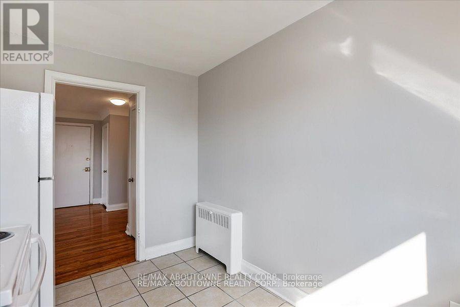 7 - 1031 Churchill Avenue E, Oakville, Ontario  L6H 1A3 - Photo 12 - W13717778