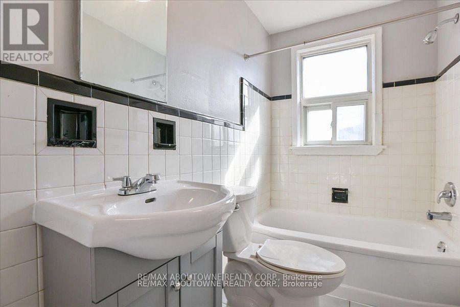 7 - 1031 Churchill Avenue E, Oakville, Ontario  L6H 1A3 - Photo 17 - W13717778