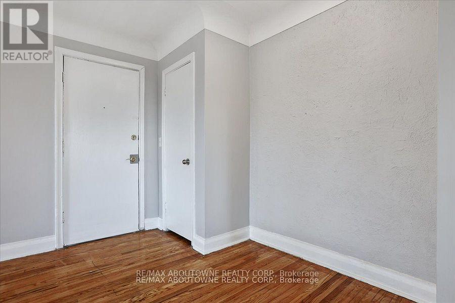 7 - 1031 Churchill Avenue E, Oakville, Ontario  L6H 1A3 - Photo 3 - W13717778