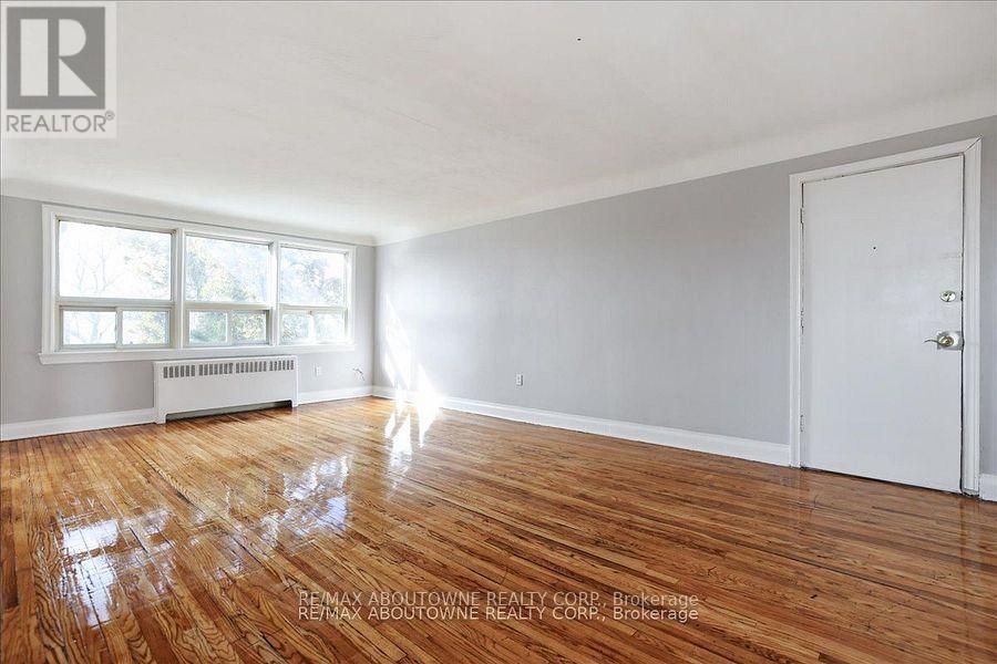 7 - 1031 Churchill Avenue E, Oakville, Ontario  L6H 1A3 - Photo 6 - W13717778