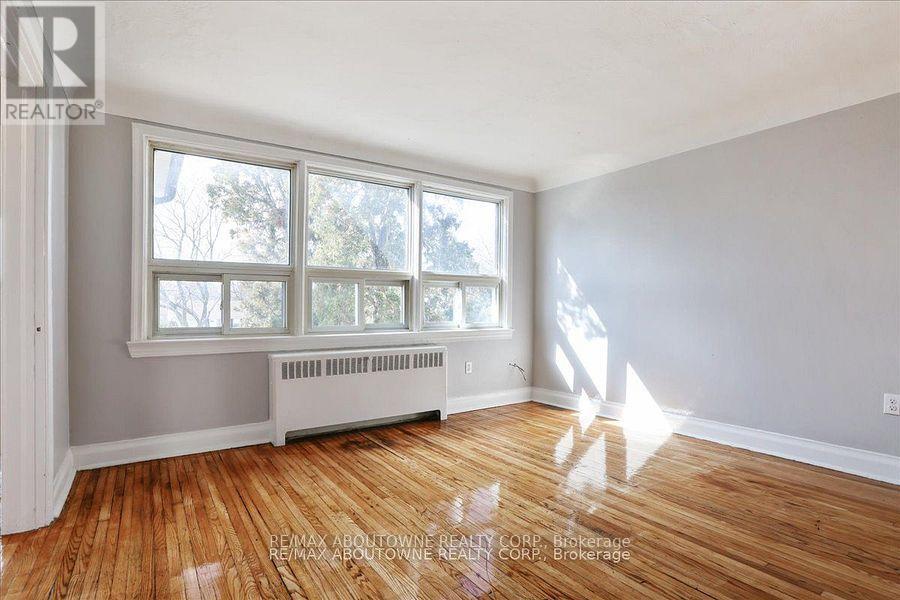 7 - 1031 Churchill Avenue E, Oakville, Ontario  L6H 1A3 - Photo 7 - W13717778