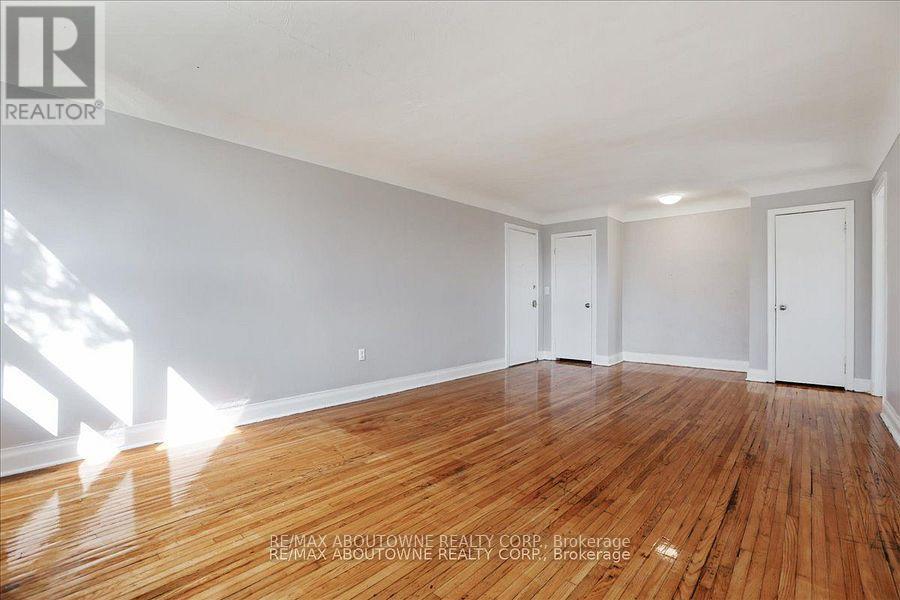 7 - 1031 Churchill Avenue E, Oakville, Ontario  L6H 1A3 - Photo 8 - W13717778