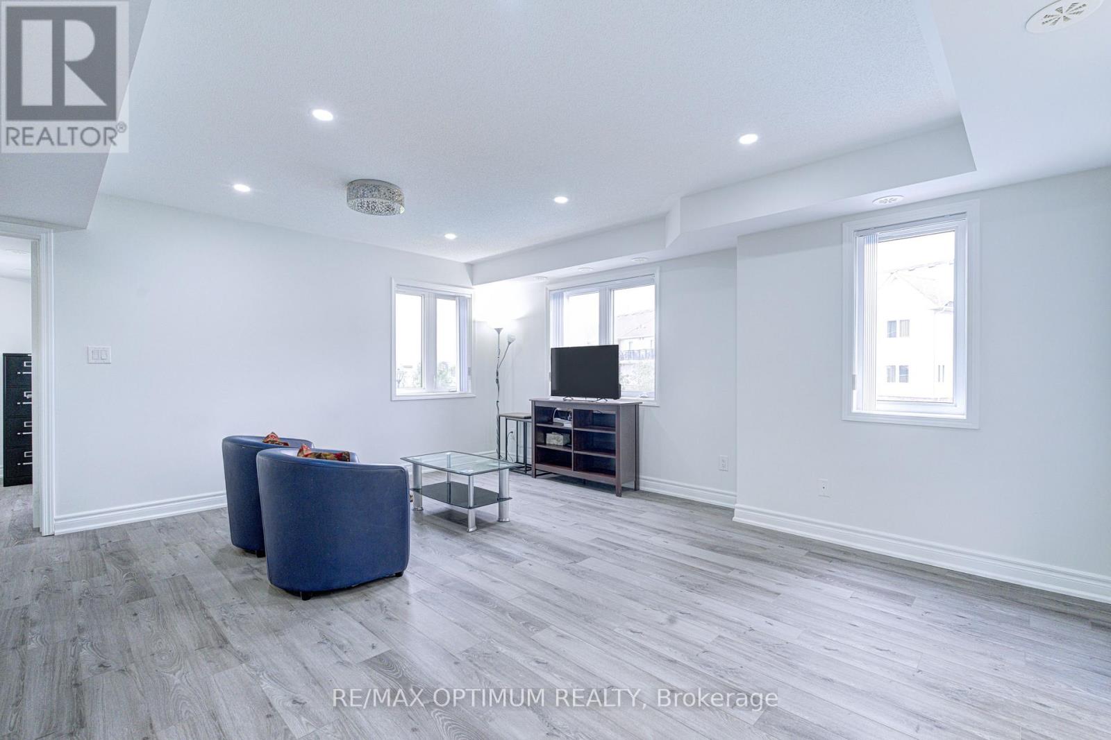 303 - 250 Sunny Meadow Boulevard, Brampton, Ontario  L6R 3Y6 - Photo 4 - W13717790