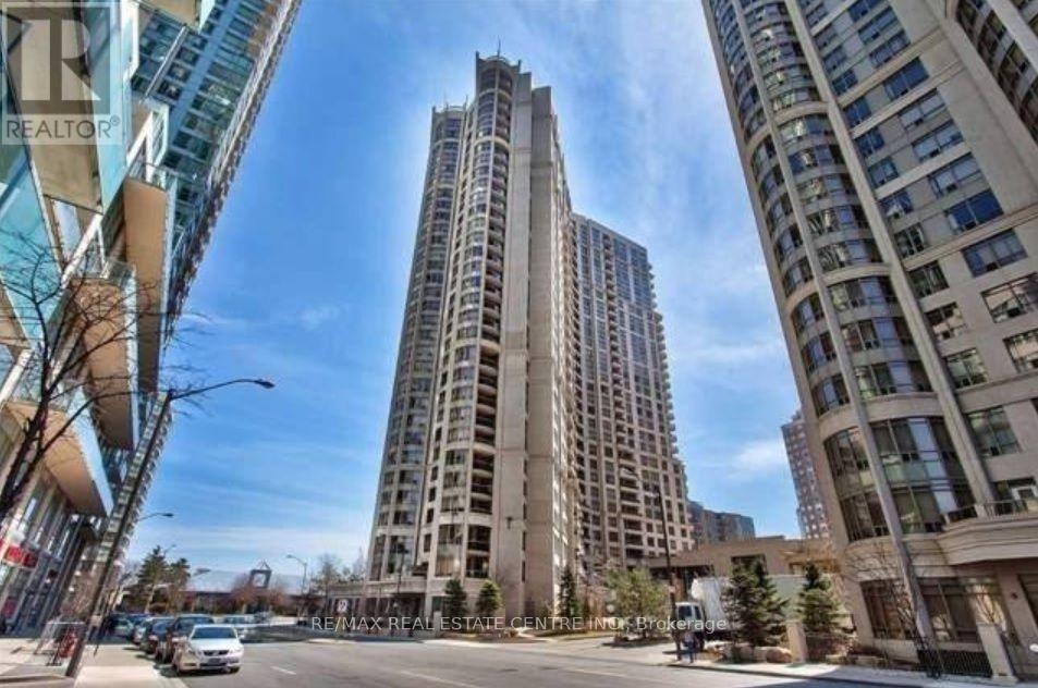2023 - 3888 Duke Of York Boulevard, Mississauga, Ontario L5B 4P5 - Photo 2 - W13717856