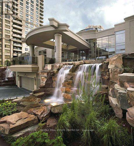 2023 - 3888 Duke Of York Boulevard, Mississauga, Ontario L5B 4P5 - Photo 4 - W13717856