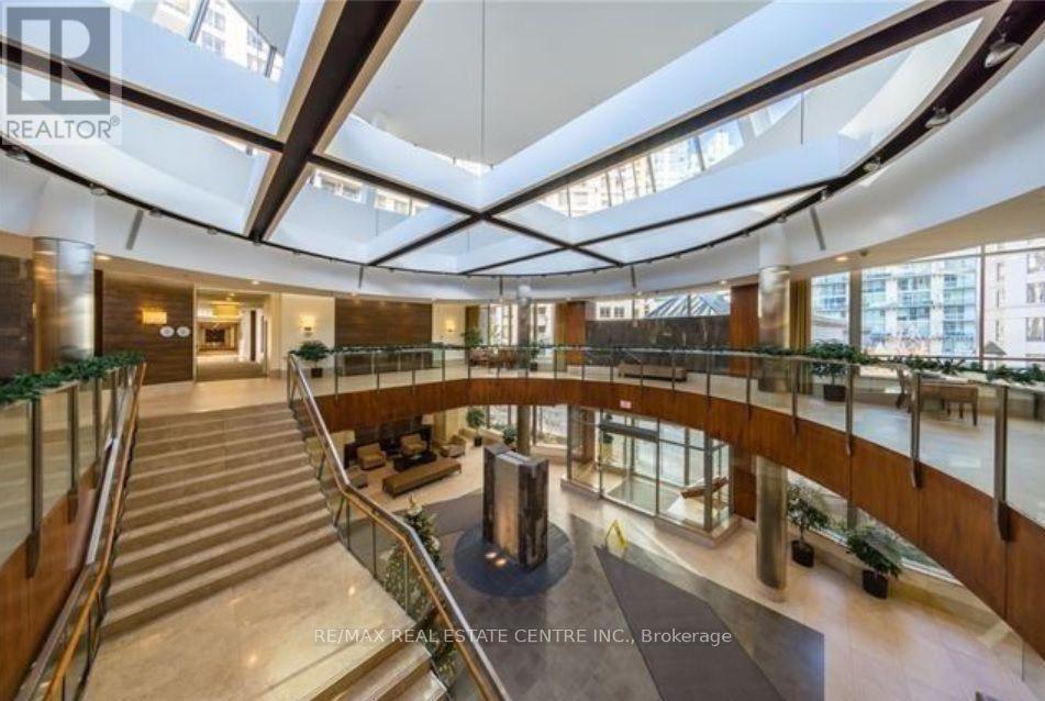 2023 - 3888 Duke Of York Boulevard, Mississauga, Ontario L5B 4P5 - Photo 7 - W13717856
