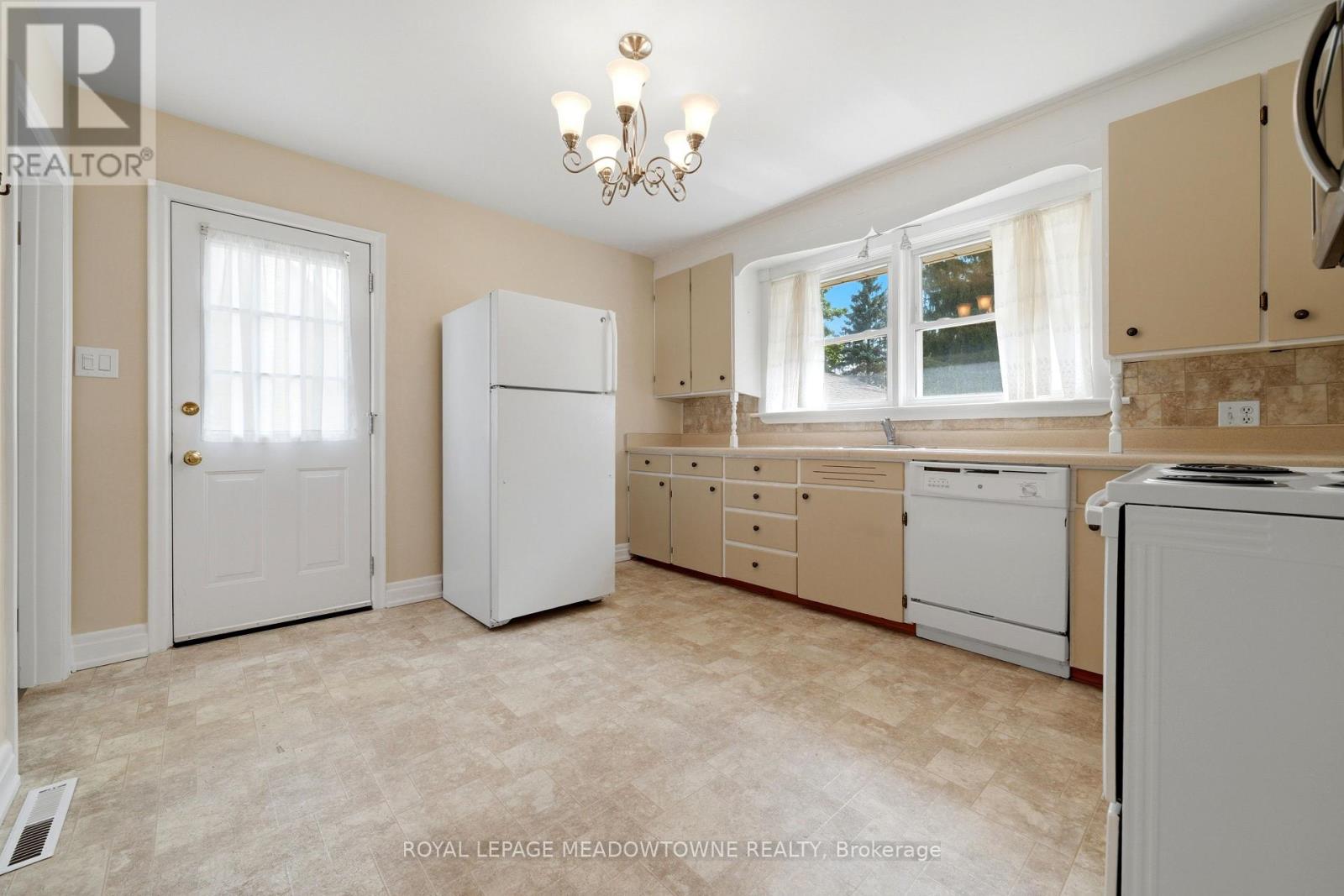 20 Delrex Boulevard, Halton Hills, Ontario  L7G 3X7 - Photo 14 - W13717888
