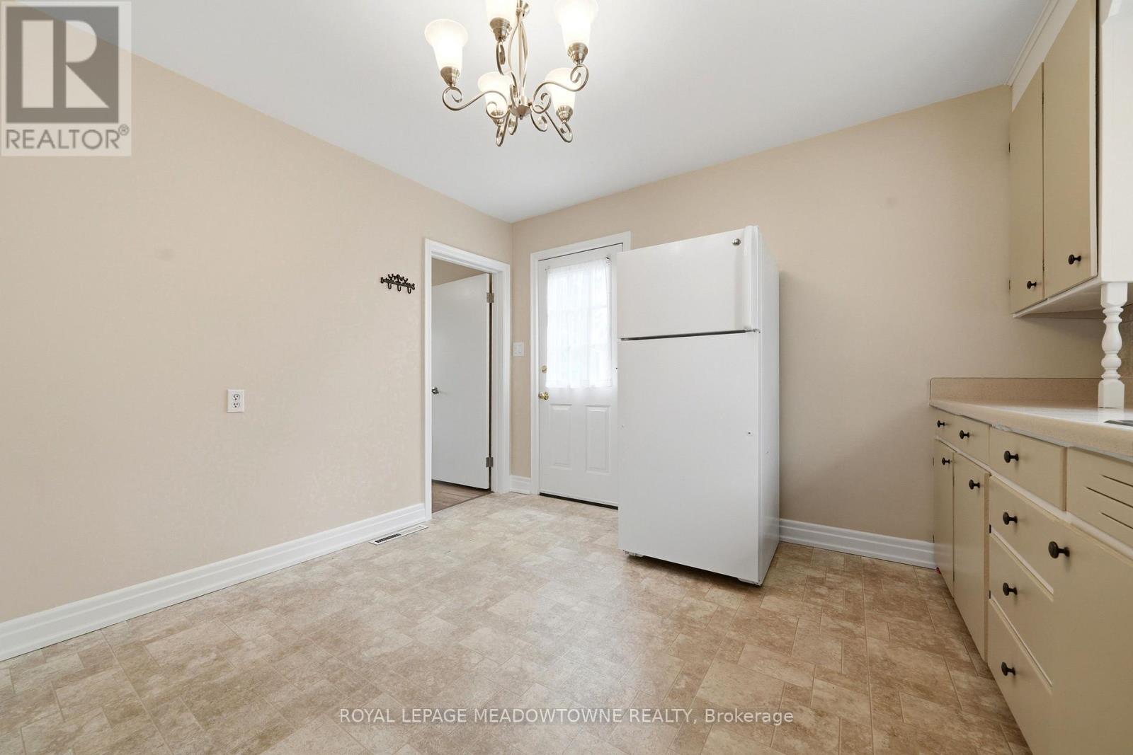 20 Delrex Boulevard, Halton Hills, Ontario  L7G 3X7 - Photo 16 - W13717888