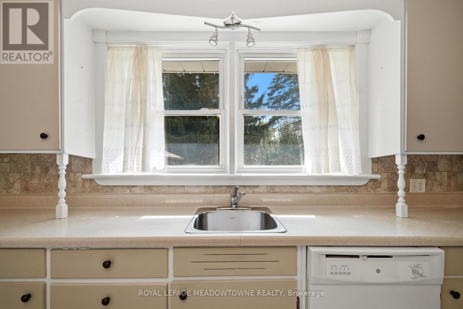 20 Delrex Boulevard, Halton Hills, Ontario  L7G 3X7 - Photo 17 - W13717888