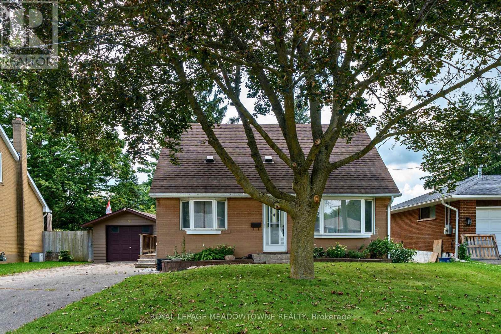 20 Delrex Boulevard, Halton Hills, Ontario  L7G 3X7 - Photo 2 - W13717888