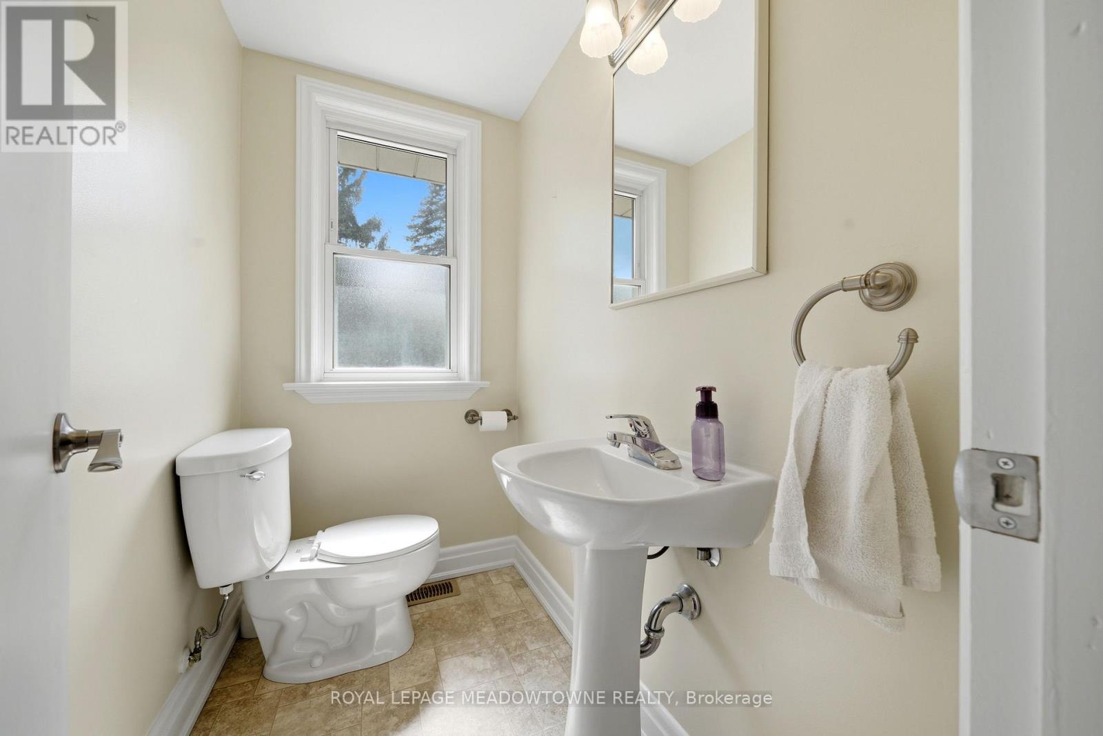 20 Delrex Boulevard, Halton Hills, Ontario  L7G 3X7 - Photo 20 - W13717888